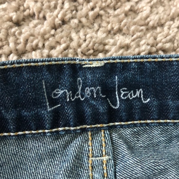 Distressed London Jeans - Picture 3 of 6